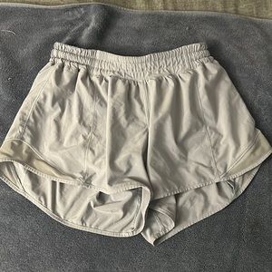 Lululemon hotty hot shorts 4 inch
